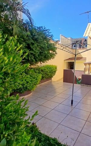 Casa de condomínio à venda com 450m², 3 quartos e 4 vagasÁrea externa