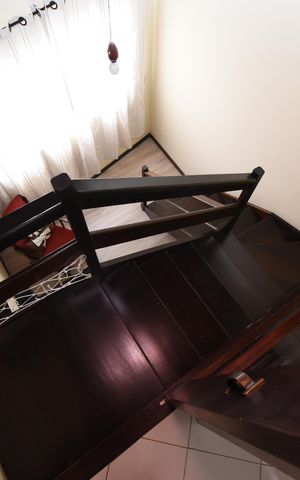 Casa de condomínio à venda com 450m², 3 quartos e 4 vagasCorredor/Escadas