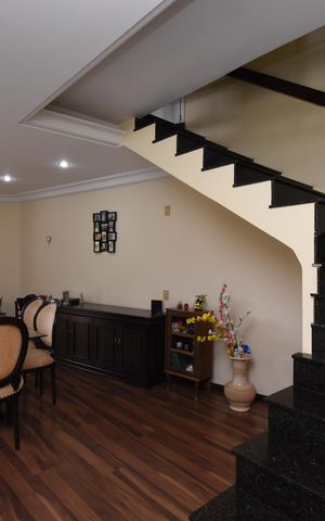 Casa de condomínio à venda com 450m², 3 quartos e 4 vagasSala
