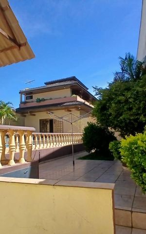 Casa de condomínio à venda com 450m², 3 quartos e 4 vagasÁrea externa