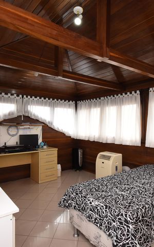 Casa de condomínio à venda com 450m², 3 quartos e 4 vagasÁtico