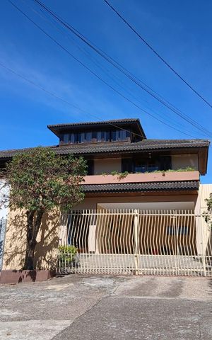 Casa de condomínio à venda com 450m², 3 quartos e 4 vagasFachada