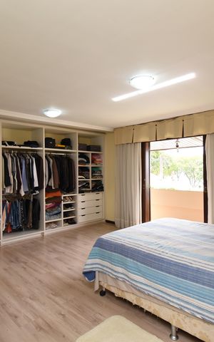 Casa de condomínio à venda com 450m², 3 quartos e 4 vagasSuíte