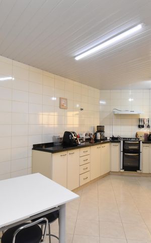 Casa de condomínio à venda com 450m², 3 quartos e 4 vagasCozinha