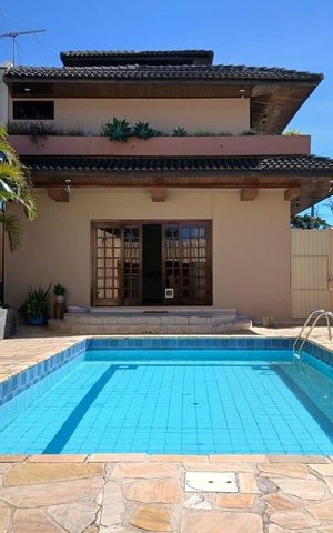 Casa de condomínio à venda com 450m², 3 quartos e 4 vagasÁrea externa - Piscina