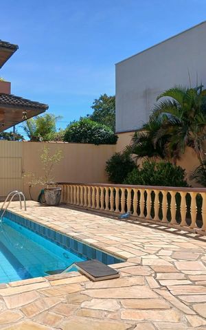 Casa de condomínio à venda com 450m², 3 quartos e 4 vagasÁrea externa - Piscina