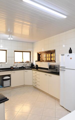 Casa de condomínio à venda com 450m², 3 quartos e 4 vagasCozinha