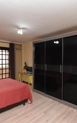 Casa de condomínio à venda com 450m², 3 quartos e 4 vagasQuarto 3