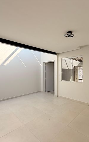 Casa à venda com 125m², 3 quartos e 2 vagasSala