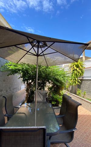 Casa à venda com 212m², 3 quartos e 4 vagas