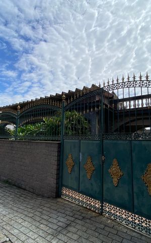 Casa à venda com 212m², 3 quartos e 4 vagas