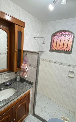 Casa à venda com 212m², 3 quartos e 4 vagas