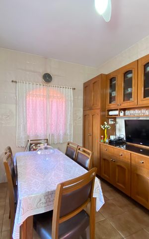 Casa à venda com 212m², 3 quartos e 4 vagas