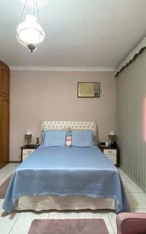 Casa à venda com 212m², 3 quartos e 4 vagas