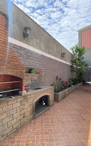 Casa à venda com 212m², 3 quartos e 4 vagas
