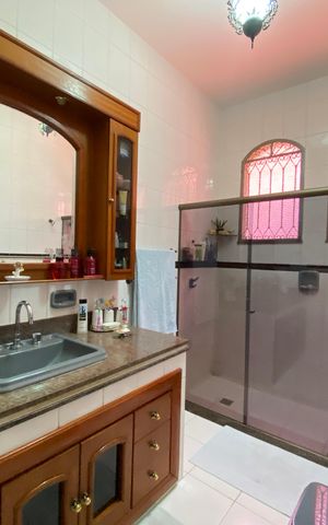 Casa à venda com 212m², 3 quartos e 4 vagas