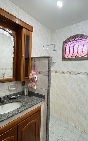 Casa à venda com 212m², 3 quartos e 4 vagas