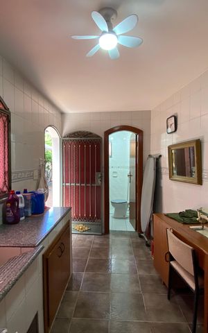 Casa à venda com 212m², 3 quartos e 4 vagas