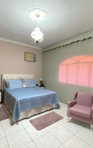 Casa à venda com 212m², 3 quartos e 4 vagas