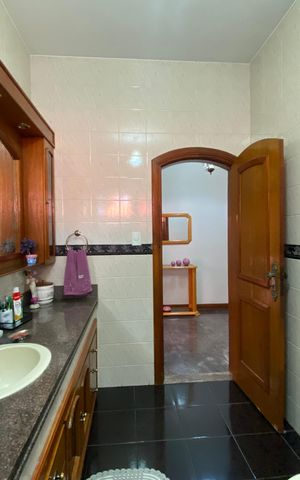Casa à venda com 212m², 3 quartos e 4 vagas