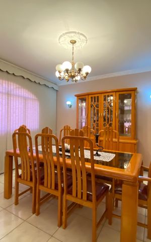 Casa à venda com 212m², 3 quartos e 4 vagas