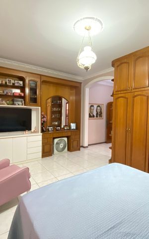 Casa à venda com 212m², 3 quartos e 4 vagas