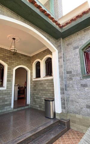 Casa à venda com 212m², 3 quartos e 4 vagas