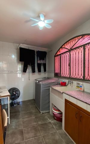 Casa à venda com 212m², 3 quartos e 4 vagas