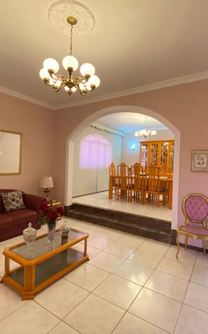 Casa à venda com 212m², 3 quartos e 4 vagas