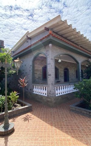 Casa à venda com 212m², 3 quartos e 4 vagas