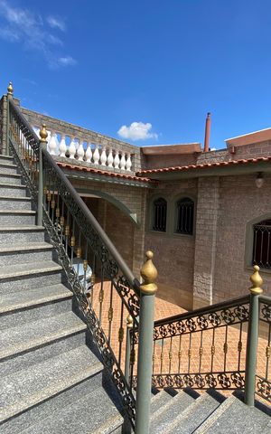 Casa à venda com 212m², 3 quartos e 4 vagas