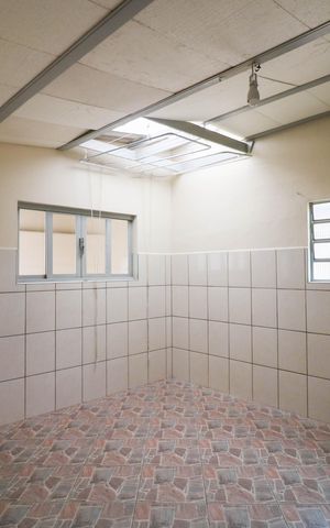 Casa à venda com 250m², 2 quartos e 2 vagas