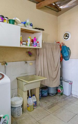 Casa à venda com 180m², 3 quartos e 2 vagas Casa à venda com 180m², 3 quartos e 2 vagasÁrea de Serviço