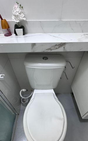 Apartamento à venda com 45m², 2 quartos e 1 vaga Apartamento à venda com 45m², 2 quartos e 1 vagaBanheiro Social