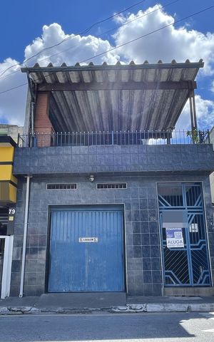 Casa à venda com 160m², 2 quartos e 1 vaga Casa à venda com 160m², 2 quartos e 1 vagaFachada+Placa