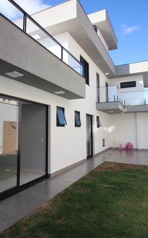 Casa à venda com 330m², 4 quartos e 5 vagasQuintal