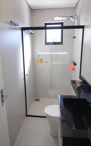 Casa à venda com 330m², 4 quartos e 5 vagasBanheiro 3