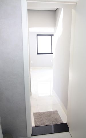 Casa à venda com 330m², 4 quartos e 5 vagasBanheiro 1