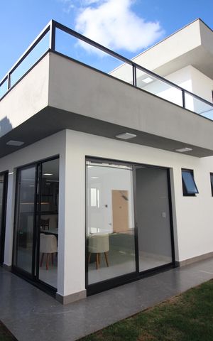 Casa à venda com 330m², 4 quartos e 5 vagasQuintal