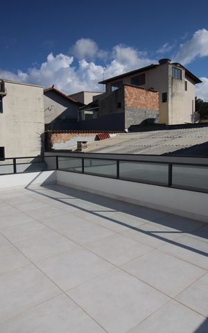 Casa à venda com 330m², 4 quartos e 5 vagasVaranda 2