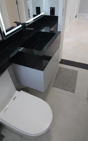 Casa à venda com 330m², 4 quartos e 5 vagasBanheiro 3