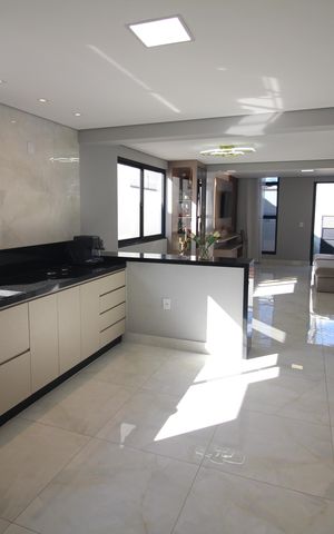 Casa à venda com 330m², 4 quartos e 5 vagasCozinha