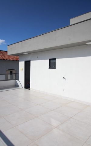 Casa à venda com 330m², 4 quartos e 5 vagasVaranda 2