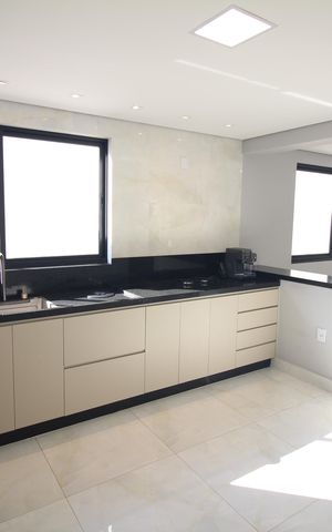 Casa à venda com 330m², 4 quartos e 5 vagasCozinha