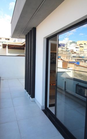 Casa à venda com 330m², 4 quartos e 5 vagasVaranda 1