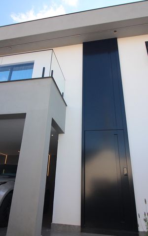 Casa à venda com 330m², 4 quartos e 5 vagasQuintal