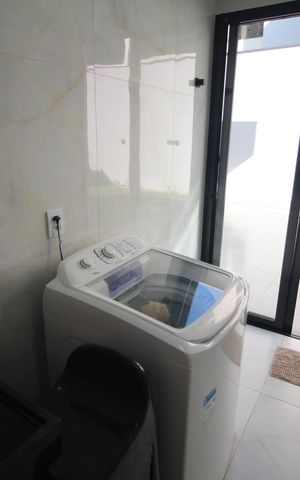 Casa à venda com 330m², 4 quartos e 5 vagasÁrea de Serviço