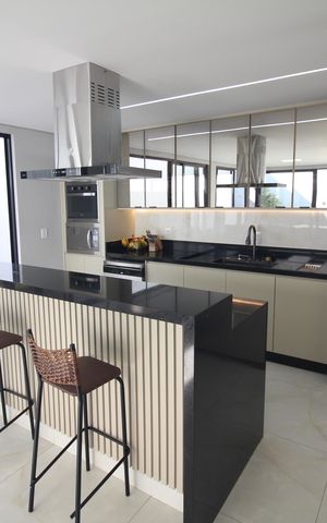 Casa à venda com 330m², 4 quartos e 5 vagasCozinha