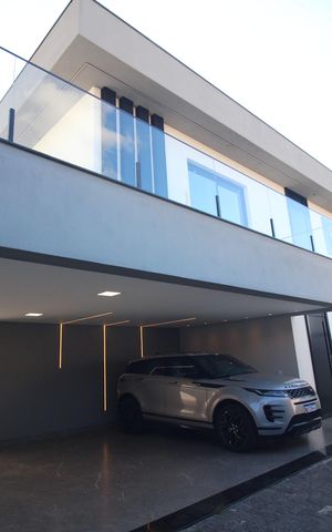 Casa à venda com 330m², 4 quartos e 5 vagasQuintal