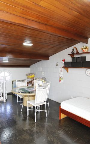 Casa à venda com 220m², 3 quartos e 1 vagaQuarto 4